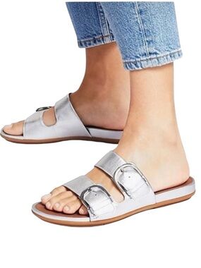 FitFlop Women's Gracie Metallic Leather Slide Sandals in Silver Size 8